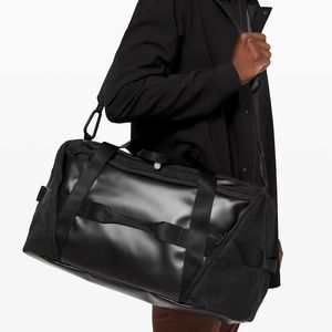 Lululemon More Miles Duffel 40L - Black